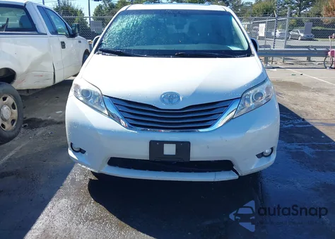 2016 Toyota Sienna Xle 8 Passenger z USA, uszkodzony, nr VIN 5TDYK3DC8GS727896